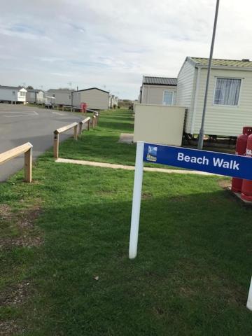 Saint Osyth Dotty By The Sea, 27 Bw, St Osyth Beach - Price Is Whole Caravan With Field Views 빌라 외부 사진